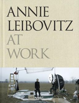 Annie Leibovitz at Work <g:plusone href="http://www.books-by-isbn.com/0-375/0375505105-Annie-Leibovitz-at-Work-Annie-Leibovitz-0-375-50510-5.html" count="false"></g:plusone> / Annie Leibovitz
